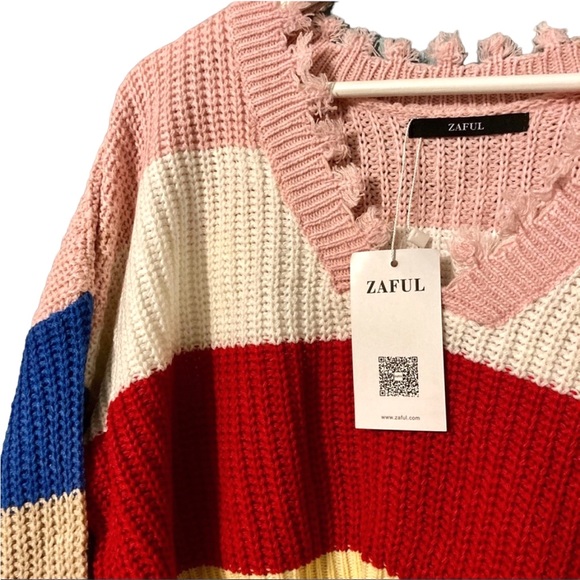 Crop Colorblock Sweater - Picture 3 of 4